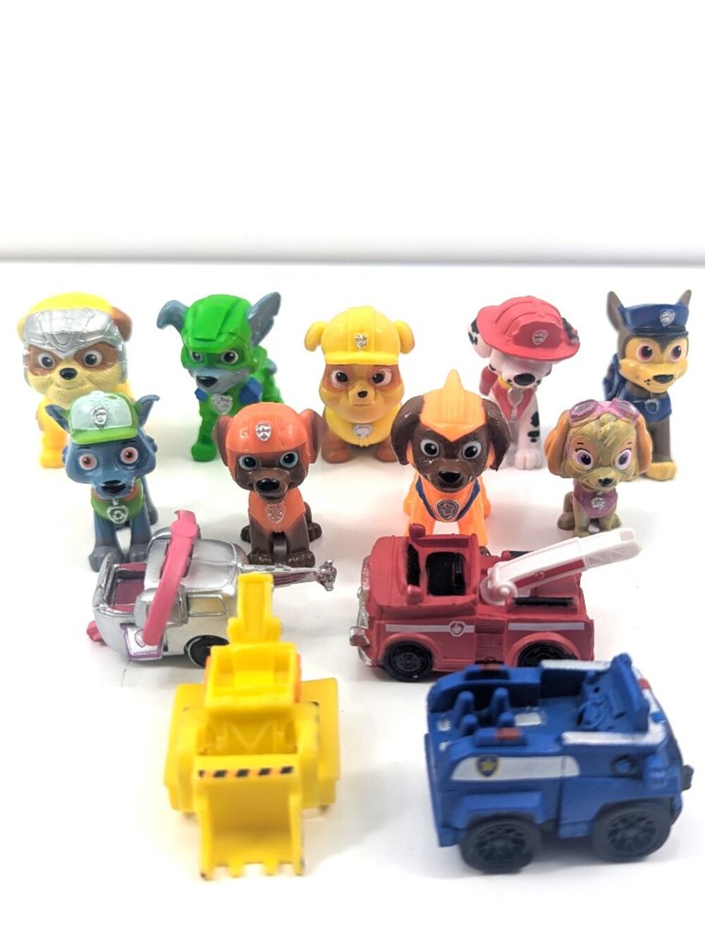 Lot of 13 Pound Puppy game piece figures